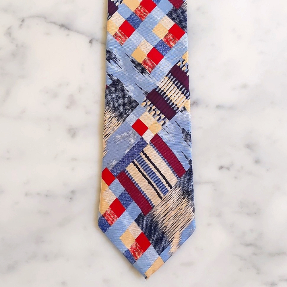 NWOT. Sheaf & Caber 100% Italian Silk Tie with Multicolor Design Pattern.